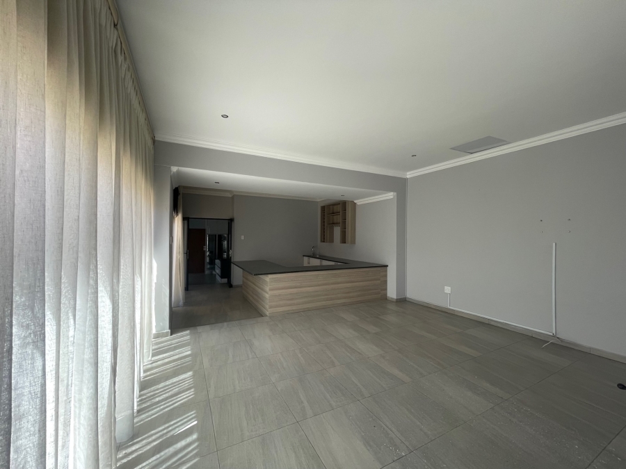 5 Bedroom Property for Sale in Wild Olive Estate Free State